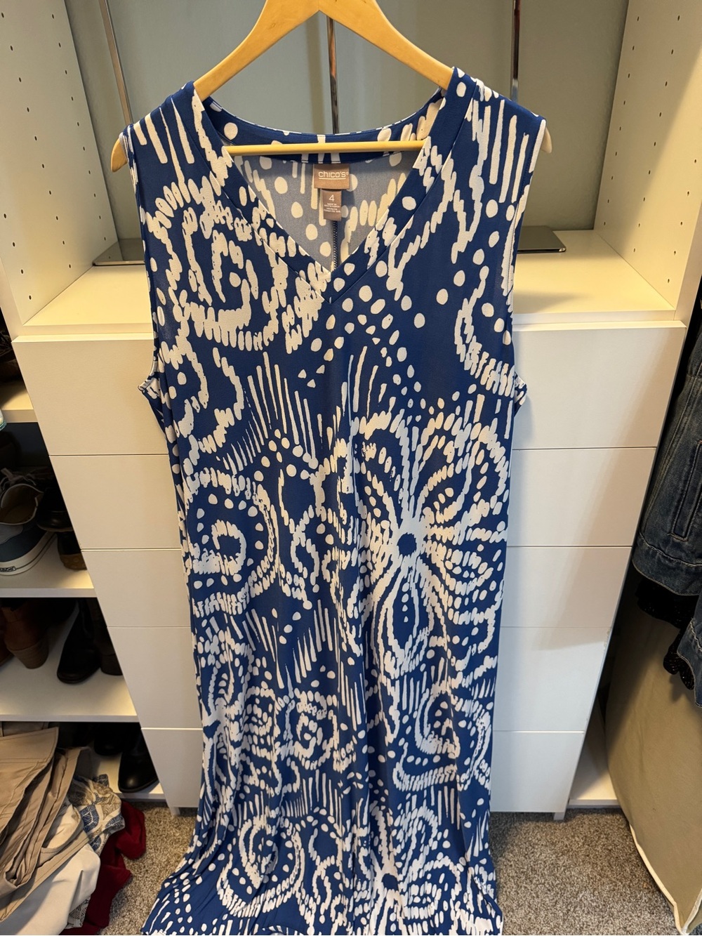 Chico's Blue & White Sleeveless V-Neck Maxi Dress with Abstract Print